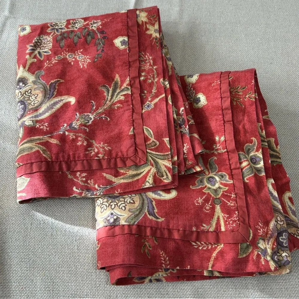 Cindy Crawford Matera Vine King Pillow Shams